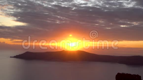 夏季日落卡尔德拉海岛屿桑托里尼希腊视频的预览图