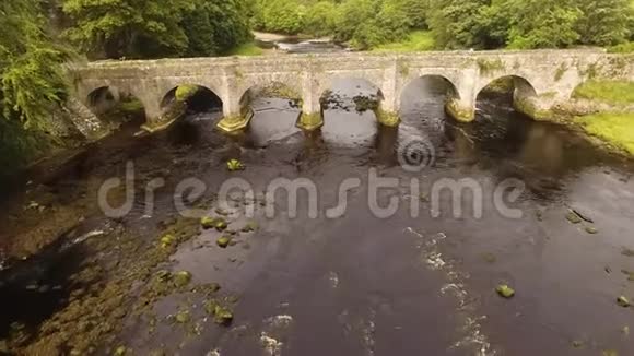 在班克拉纳城堡奥阿的克拉纳河大桥多赫蒂亚保持爱尔兰合作视频的预览图