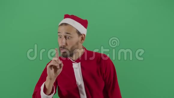 成人圣诞老人要求安静视频的预览图