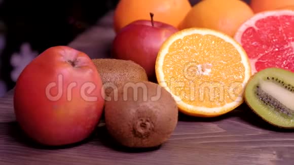 新鲜水果背景健康饮食节食理念清洁饮食视频的预览图