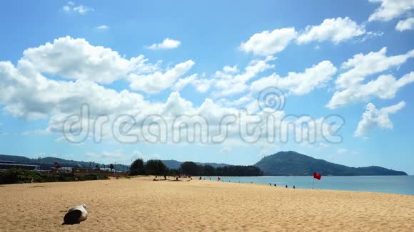 泰国普吉岛麦浩海滩夏季乘飞机海上着陆视频的预览图