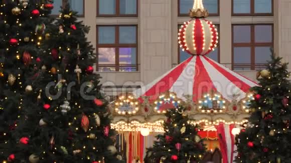 俄罗斯莫斯科圣诞街照亮了这座城市视频的预览图