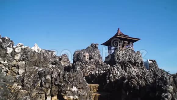 瓜苏尼亚吉或苏尼亚吉洞穴是锡尔邦的文化对象之一视频的预览图