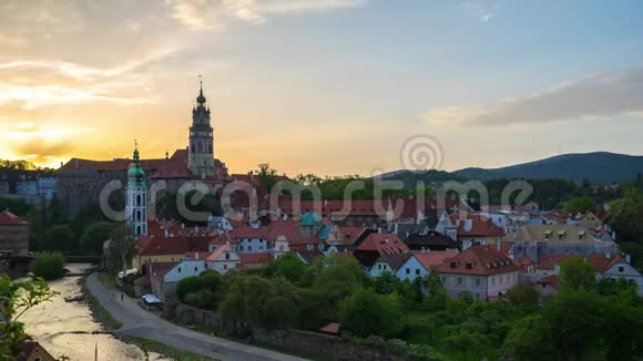捷克共和国CeskyKrumlov老城日落景色视频的预览图