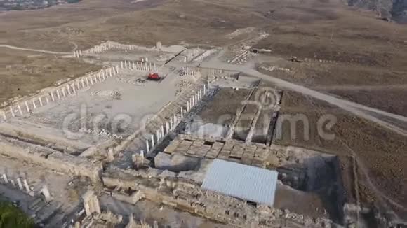 特里波利斯古城的空中镜头视频的预览图