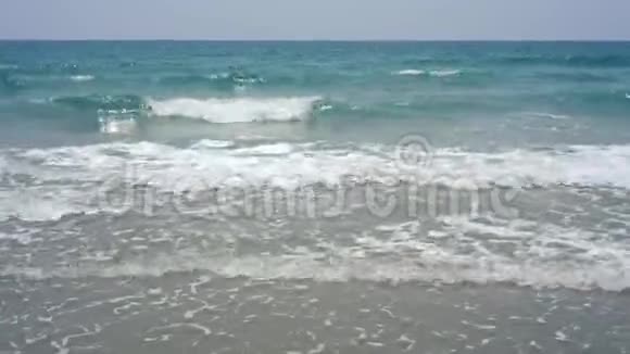 泰国Rayong沙滩海浪景观视频视频的预览图