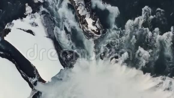 去冰岛瀑布鸟瞰视频的预览图
