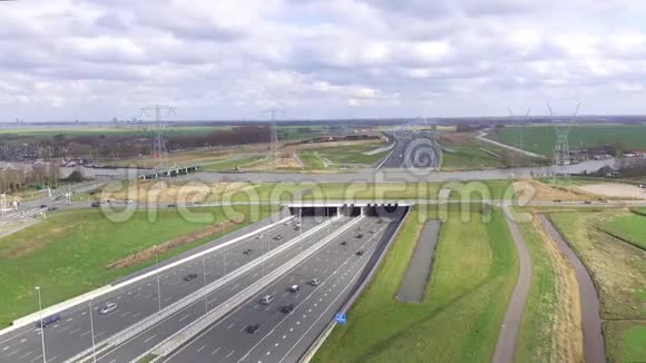 荷兰Muiden的高架桥视频的预览图