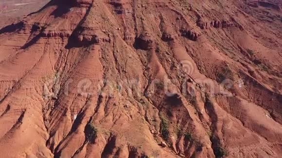 科罗拉多河流域高层红岩岩壁形成视频的预览图