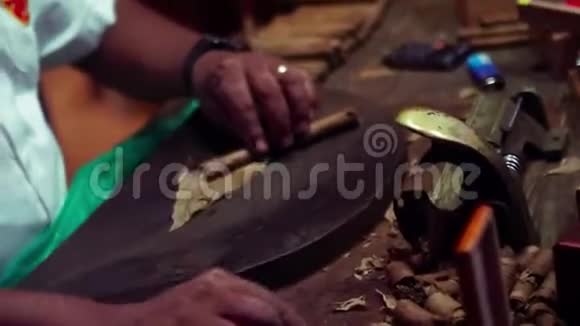 雪茄制造手工制作7视频的预览图