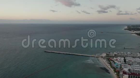 远距离4k大船翻越加勒比海视频的预览图