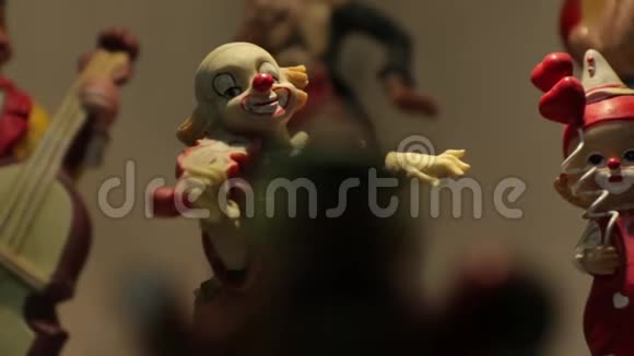小丑小提琴菲古林视频的预览图