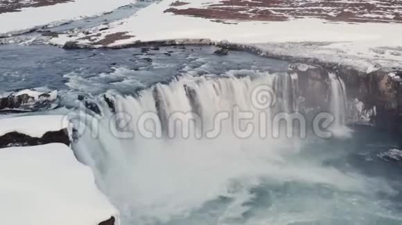 去一冬天冰岛的瀑布视频的预览图