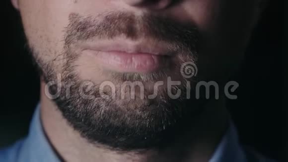 有胡子的男人视频的预览图