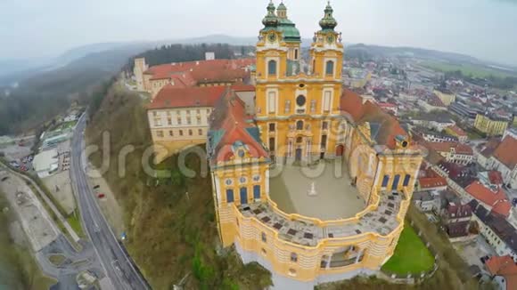 令人惊叹的梅克修道院奥地利巴洛克风格的美丽建筑视频的预览图