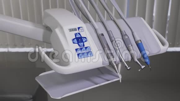 牙科医生的工作场所有牙科设备和椅子特写视频的预览图