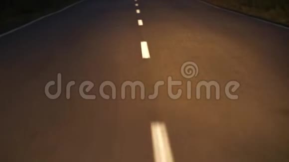 夜间道路标线视频的预览图