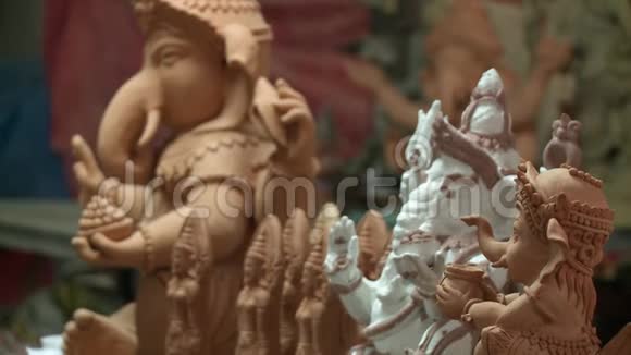 加内什等人的陶瓷雕像视频的预览图
