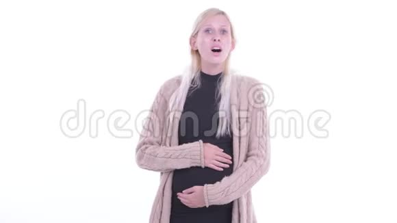 年轻的金发孕妇收到坏消息视频的预览图