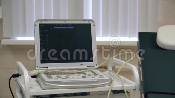 供病人观看的医疗设备4k视频的预览图