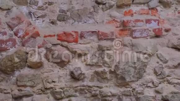 古要塞老石宽墙古中古古堡墙表面视频的预览图