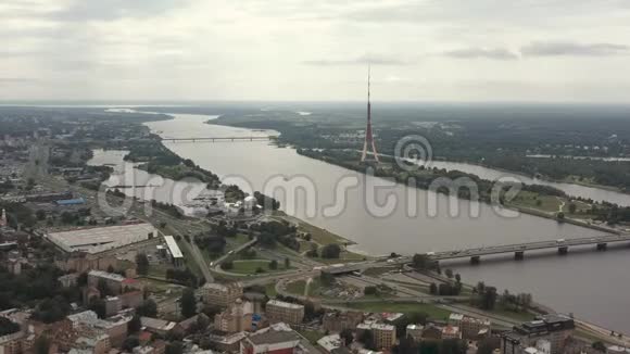 拉脱维亚里加2019年5月里加电视塔的空中全景欧洲联盟最高的建筑视频的预览图