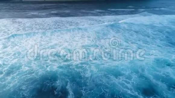 印度尼西亚巴厘岛海滩和海洋的鸟瞰图61视频的预览图