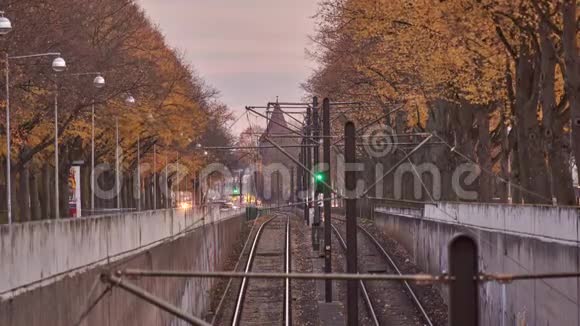 德国下萨克森州汉诺威市的汉诺威Stadtbahn轻轨系统时光流逝视频的预览图