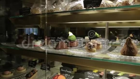 蛋糕店橱窗视频的预览图