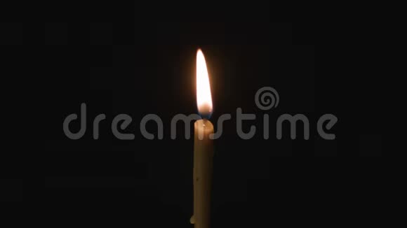 吹灭教堂的蜡烛视频的预览图