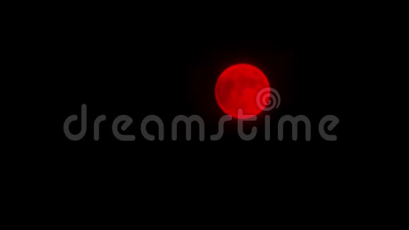 阴云遮阴红月夜视频的预览图