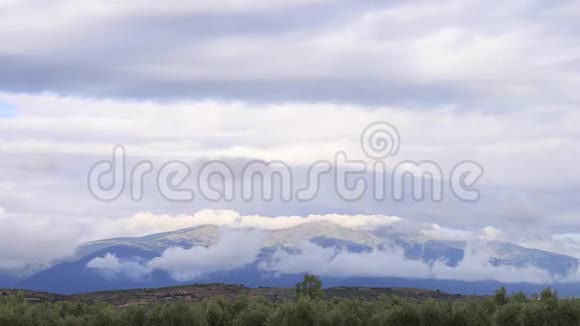 时光在一座云山中流逝视频的预览图