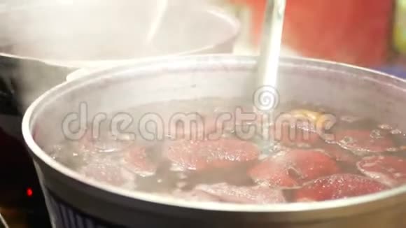 酒热饮水果视频的预览图