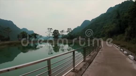 越南北部海龙湾猫巴岛骑行视频的预览图