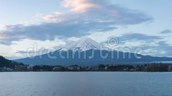 早晨日出观赏日本富士山视频的预览图