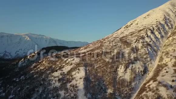 阿拉斯加的高空视频的预览图