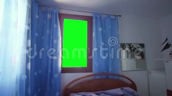 卧室的窗户换成了绿色的屏风视频的预览图