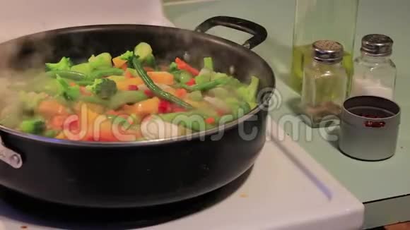放大冷冻蔬菜视频的预览图