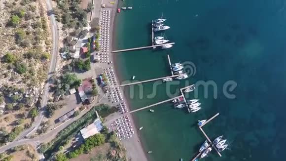 土耳其Chiftlik镇海湾的俯视图视频的预览图