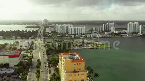 空中建立WSVN7新车站迈阿密戴德FL视频的预览图