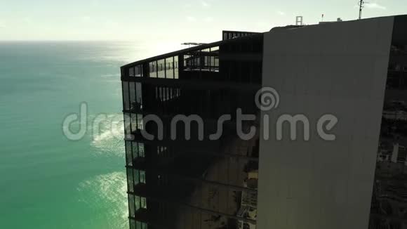 梅斯顶楼阳光伊尔斯海滩视频的预览图