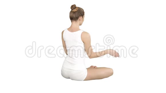 人们瑜伽和健康的生活方式白种人年轻的金发女人在莲花姿势转身和微笑的镜头上白色视频的预览图