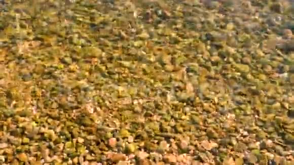 清澈的海水大理石海床在水下的石头气候紧急情况气候变化自然背景视频的预览图