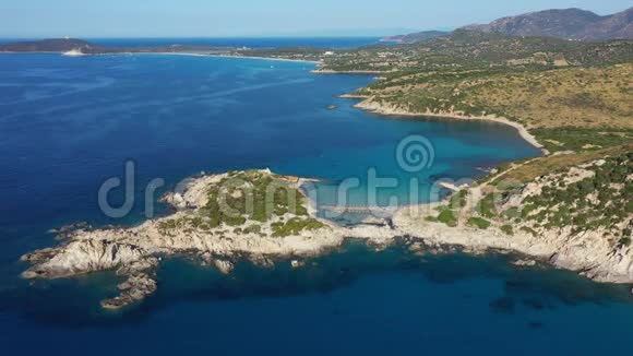 撒丁岛的费用蓬塔莫伦蒂半岛意大利萨丁尼亚维拉西米乌斯蓬塔莫伦提斯美丽的海滩景色美丽美丽视频的预览图