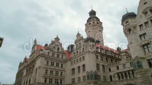 纪念碑新市政厅内斯拉斯在莱比锡旧城德国欧洲视频的预览图
