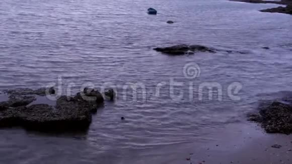 海洋海浪岩自然特写视频的预览图