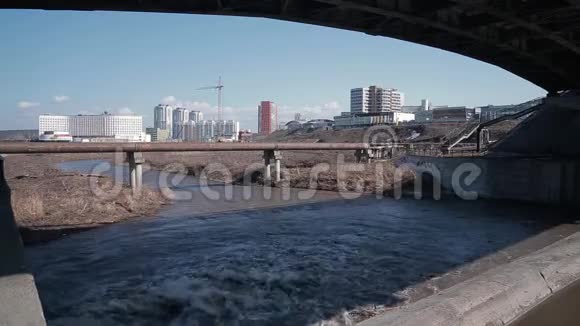 肮脏的城市水视频的预览图