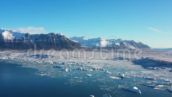 冰岛冰山湖早泻湖视频的预览图