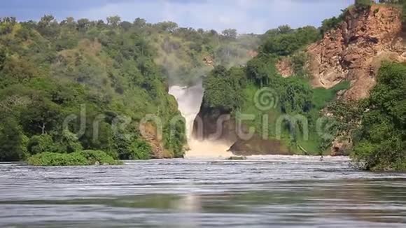 强大的Murchison位于非洲尼罗河上游视频的预览图