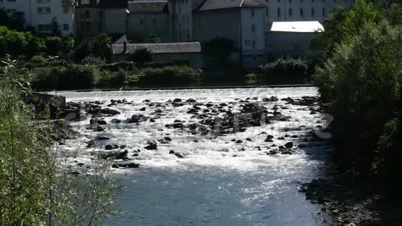 法国卢尔德市的格维德波河视频的预览图